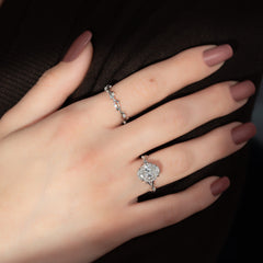 Aurora Halo 1.50 Carat VVS1 Lab‑Grown Oval Halo Engagement Ring in 18K White Gold Hand View