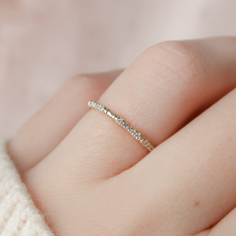 Bamboo Chic VVS1 Lab-Grown Half Eternity Wedding Ring in 18K Yellow Finger View1