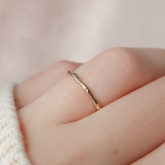 Bamboo Grove VVS1 Vintage Wedding Ring in 18K Yellow Gold Finger View