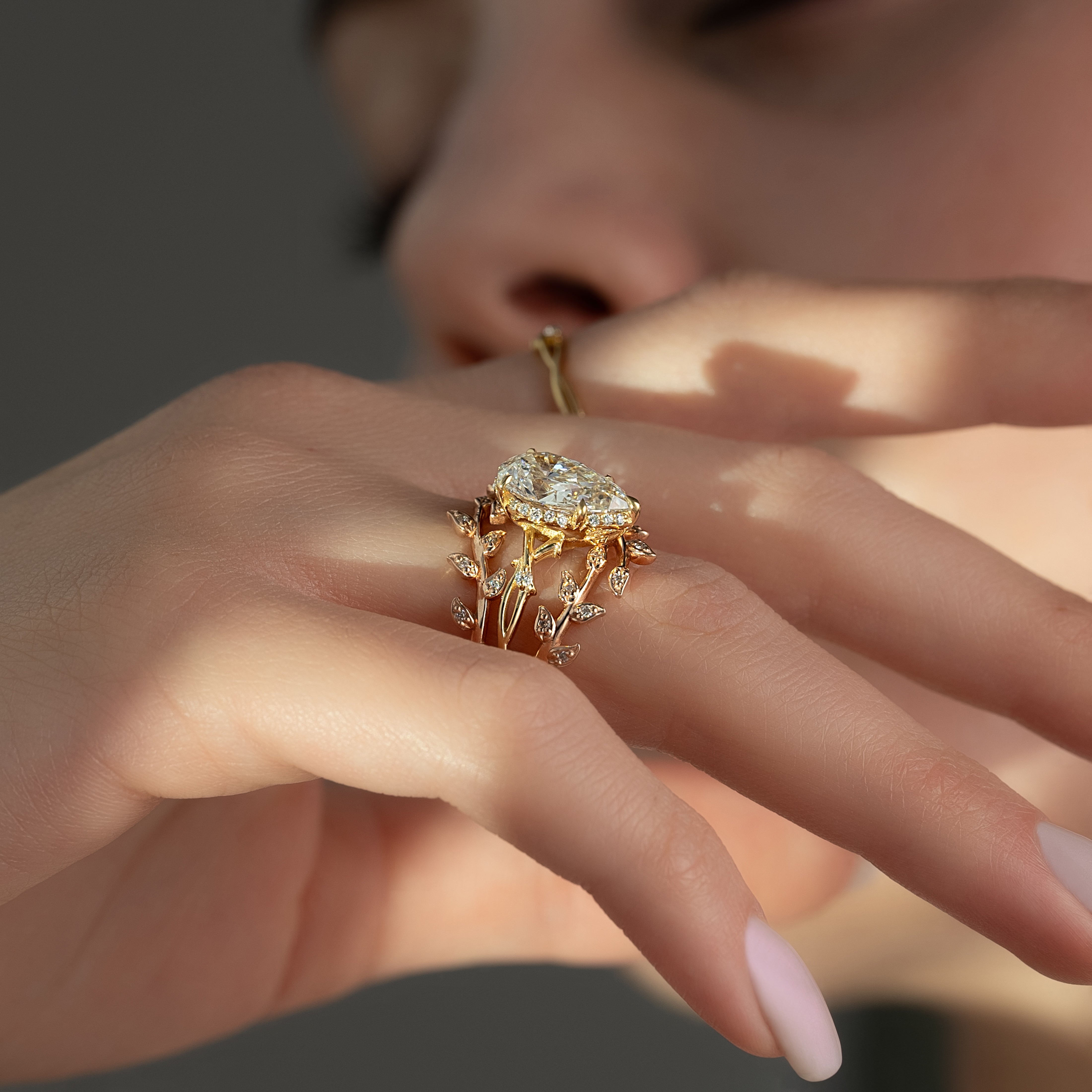 Divine Gleam 2 Carat VVS1 Lab‑Grown Pear Halo Engagement Ring in 18K Yellow Gold Side View 