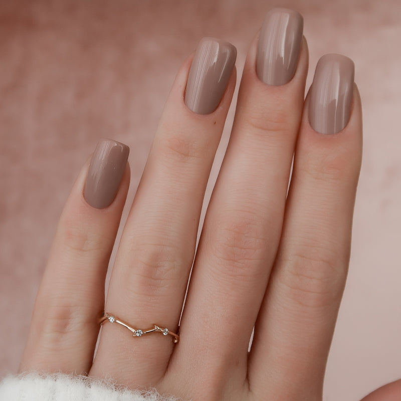 Enchanted Thicket VVS1 Lab-Grown Vintage Wedding Ring in 18K Rose Gold Closeup Hands View