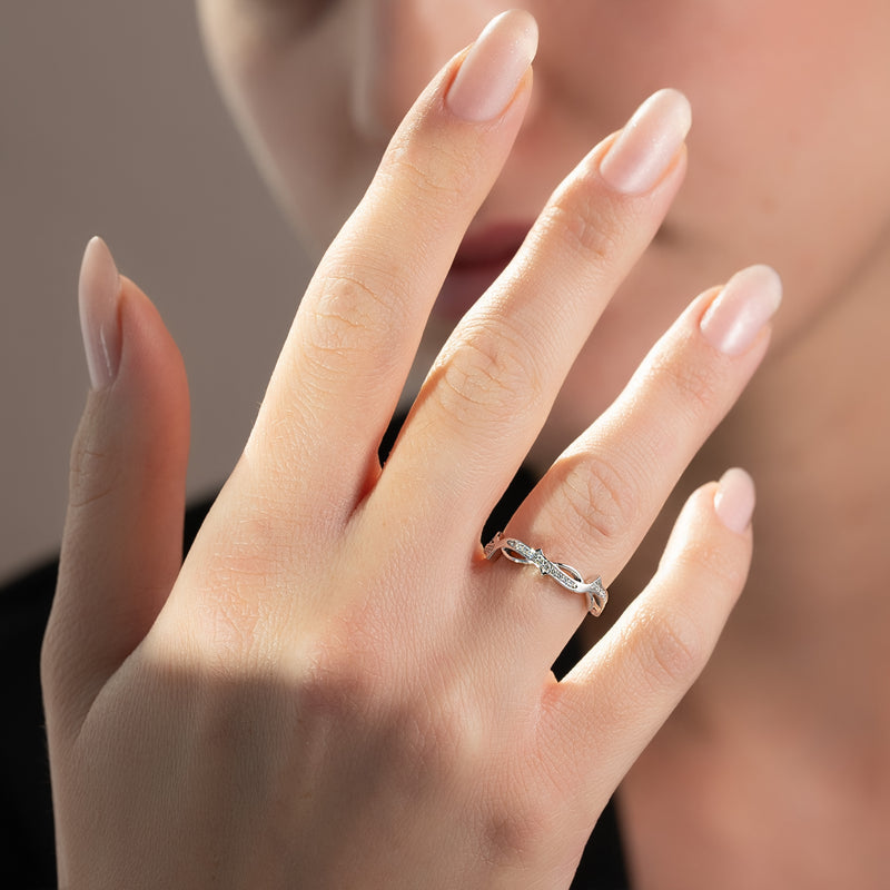 Ethereal Twist VVS1 Lab-Grown Diamond Vintage Wedding Ring in 18K White Gold Finger View