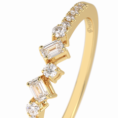 Gemstone Trio 0.14 Carat Emerald VS1 Lab-Grown Wedding Band in 18K Yellow Gold