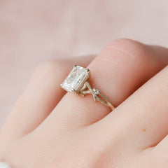 Luminescent 2.78 Carat VVS1 Lab-Grown Radiant Three-Stone Engagement Ring in 18K Yellow Gold Side View