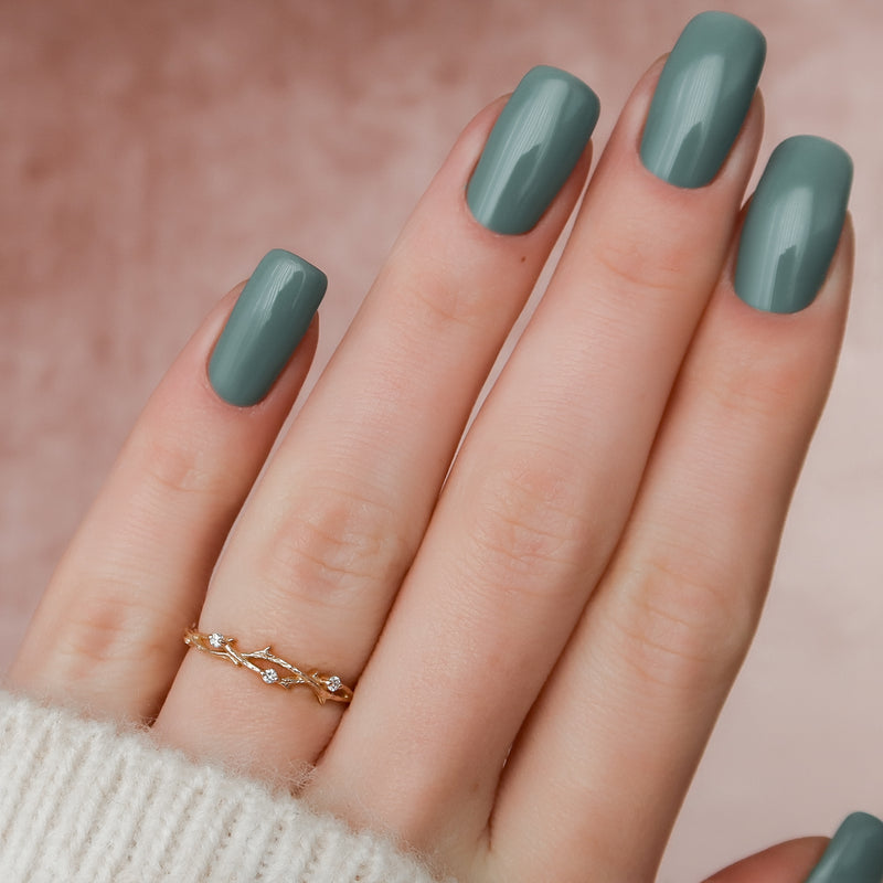 Radiant Vine VVS1 Lab-Grown Wedding Ring in 18K Yellow Gold Hand View