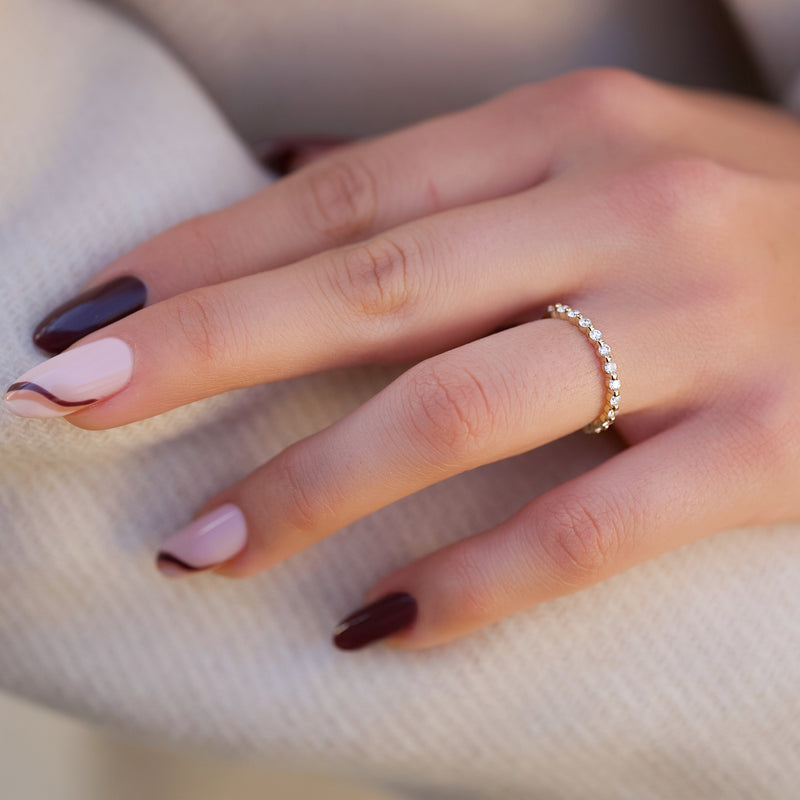 Timeless Sparkle VVS1 Lab-Grown Half-Eternity Wedding Ring in 18K Yellow Gold Closeup View